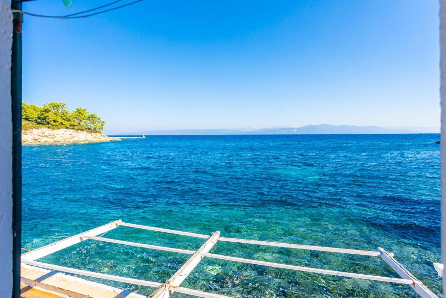 Апартаменты Spiros Jetty House Longos  Экстерьер фото